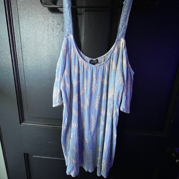 Torrid 2x off shoulder feather print top - Picture 1 of 10